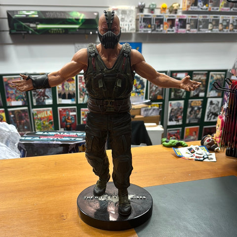 DC Direct Batman Dark Knight Rises Icon 1/6 Statues Bane some damage on right hand on pinkie