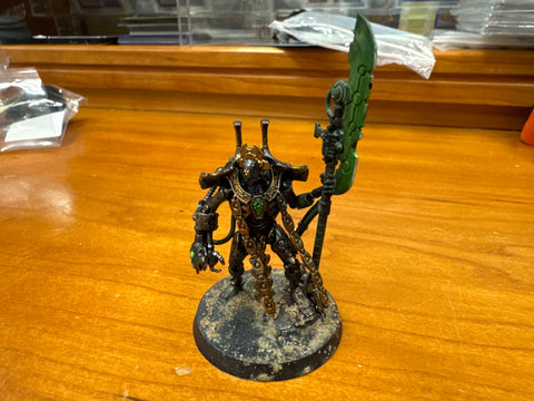 Necron: Overlord with tachyon arrow