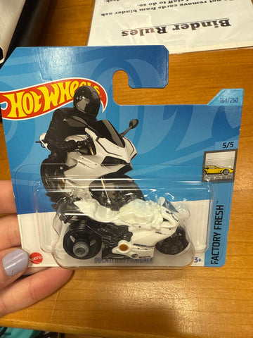 Hot Wheels Ducati 1199 Panigale Treasure Hunt White No 164
