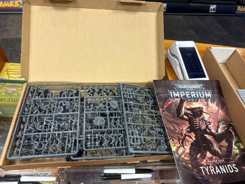 WARHAMMER 40000 TYRANIDS PREMIUM KIT 2 ( USED AND COMPLETE ON SPRUES) (Copy)