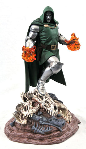 MARVEL - Doctor Doom - Statue Gallery Diorama 25cm