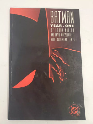 Batman: Year One ~ Frank Miller (DC Comics, printed in 1988, Paperback)